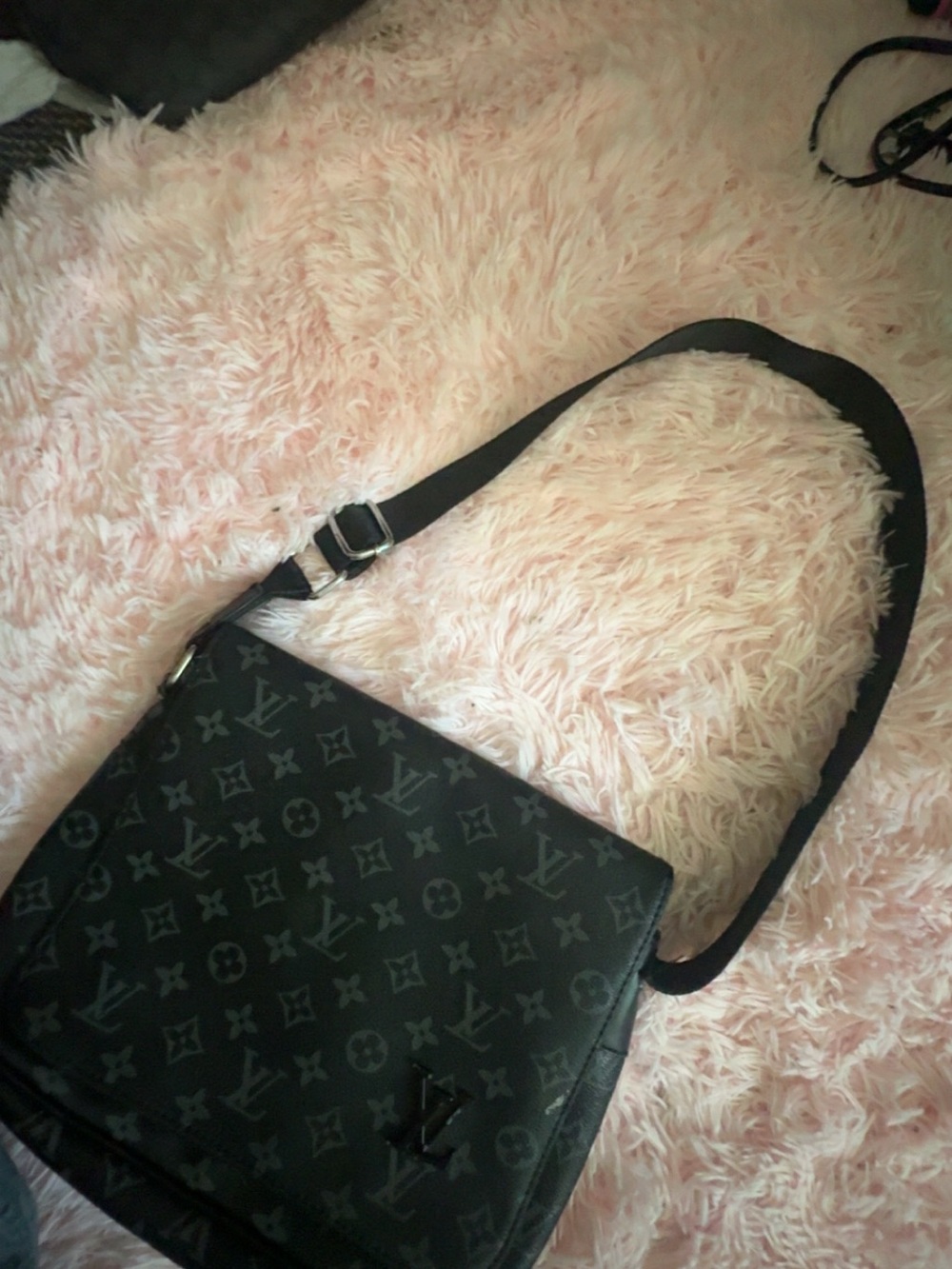 Louis Vuitton Black Monogram Messenger Crossbody